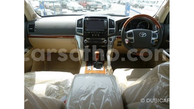 Big with watermark toyota land cruiser maseru import dubai 16548