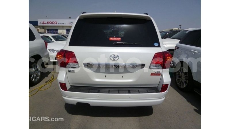 Big with watermark toyota land cruiser maseru import dubai 16548