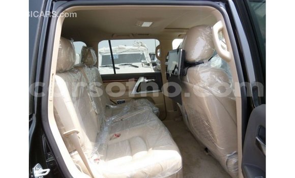اشتري Imported Toyota Land Cruiser Black سيارة في Import - Dubai في Maseru اشتري Imported Toyota Land Cruiser Black سيارة في Import - Dubai في Maseru