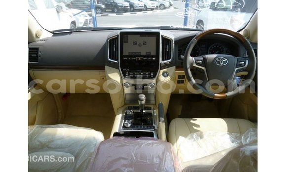 اشتري Imported Toyota Land Cruiser White سيارة في Import - Dubai في Maseru اشتري Imported Toyota Land Cruiser White سيارة في Import - Dubai في Maseru