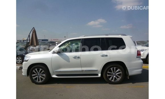 اشتري Imported Toyota Land Cruiser White سيارة في Import - Dubai في Maseru اشتري Imported Toyota Land Cruiser White سيارة في Import - Dubai في Maseru