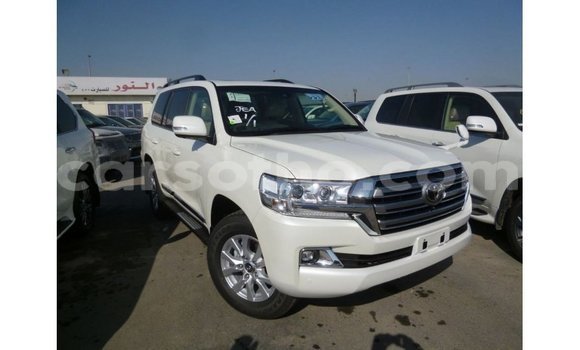 اشتري Imported Toyota Land Cruiser White سيارة في Import - Dubai في Maseru اشتري Imported Toyota Land Cruiser White سيارة في Import - Dubai في Maseru
