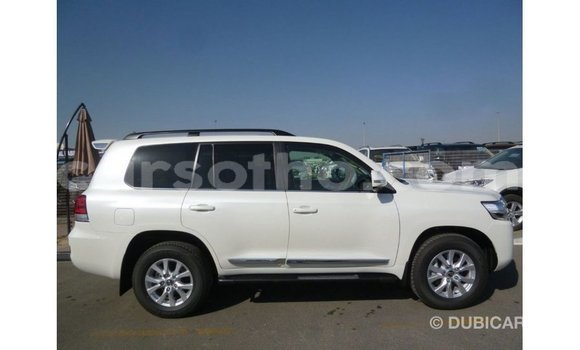اشتري Imported Toyota Land Cruiser White سيارة في Import - Dubai في Maseru اشتري Imported Toyota Land Cruiser White سيارة في Import - Dubai في Maseru