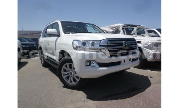 Acheter Import Voiture Toyota Land Cruiser Blanc à Import - Dubai, Maseru Acheter Import Voiture Toyota Land Cruiser Blanc à Import - Dubai, Maseru