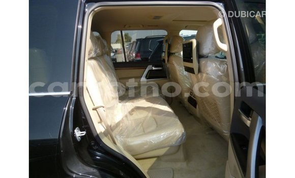 Sayi Imported Toyota Land Cruiser Black Mota in Import - Dubai a Maseru Sayi Imported Toyota Land Cruiser Black Mota in Import - Dubai a Maseru