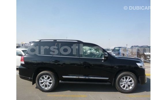 Sayi Imported Toyota Land Cruiser Black Mota in Import - Dubai a Maseru Sayi Imported Toyota Land Cruiser Black Mota in Import - Dubai a Maseru