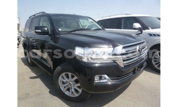 Sayi Imported Toyota Land Cruiser Black Mota in Import - Dubai a Maseru Sayi Imported Toyota Land Cruiser Black Mota in Import - Dubai a Maseru