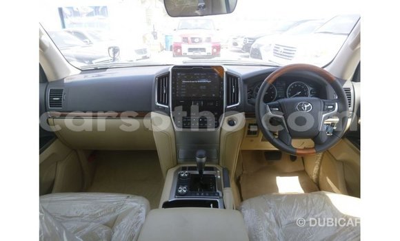 Sayi Imported Toyota Land Cruiser Black Mota in Import - Dubai a Maseru Sayi Imported Toyota Land Cruiser Black Mota in Import - Dubai a Maseru
