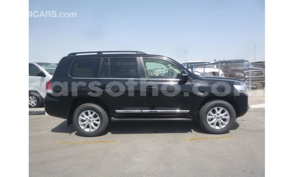 Sayi Imported Toyota Land Cruiser Black Mota in Import - Dubai a Maseru Sayi Imported Toyota Land Cruiser Black Mota in Import - Dubai a Maseru