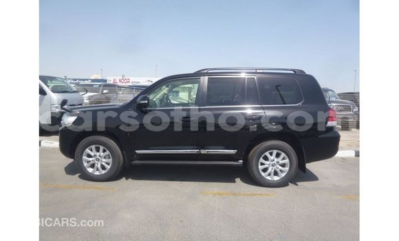Sayi Imported Toyota Land Cruiser Black Mota in Import - Dubai a Maseru Sayi Imported Toyota Land Cruiser Black Mota in Import - Dubai a Maseru