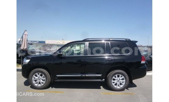 Sayi Imported Toyota Land Cruiser Black Mota in Import - Dubai a Maseru Sayi Imported Toyota Land Cruiser Black Mota in Import - Dubai a Maseru