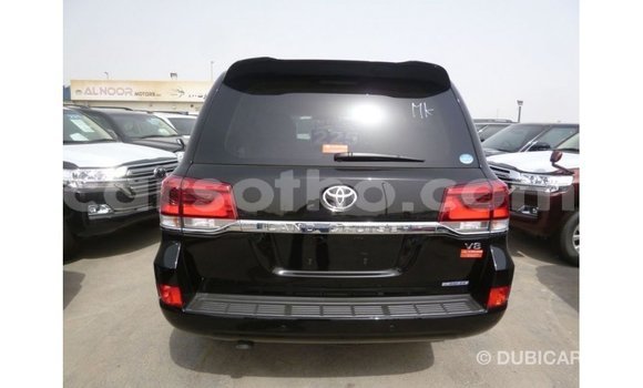 Sayi Imported Toyota Land Cruiser Black Mota in Import - Dubai a Maseru Sayi Imported Toyota Land Cruiser Black Mota in Import - Dubai a Maseru