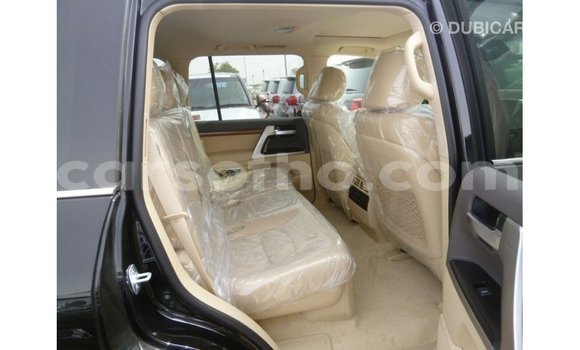 Sayi Imported Toyota Land Cruiser Black Mota in Import - Dubai a Maseru Sayi Imported Toyota Land Cruiser Black Mota in Import - Dubai a Maseru