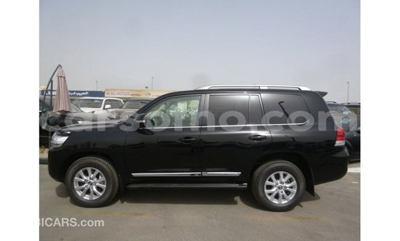 Sayi Imported Toyota Land Cruiser Black Mota in Import - Dubai a Maseru Sayi Imported Toyota Land Cruiser Black Mota in Import - Dubai a Maseru