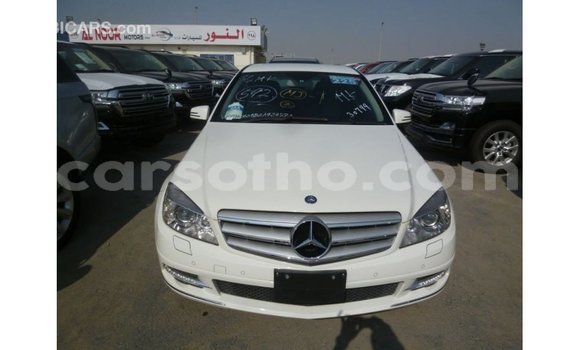 اشتري Imported Mercedes-Benz 200 White سيارة في Import - Dubai في Maseru اشتري Imported Mercedes-Benz 200 White سيارة في Import - Dubai في Maseru