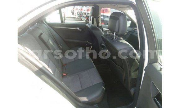 اشتري Imported Mercedes-Benz 200 White سيارة في Import - Dubai في Maseru اشتري Imported Mercedes-Benz 200 White سيارة في Import - Dubai في Maseru