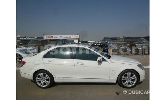 اشتري Imported Mercedes-Benz 200 White سيارة في Import - Dubai في Maseru اشتري Imported Mercedes-Benz 200 White سيارة في Import - Dubai في Maseru
