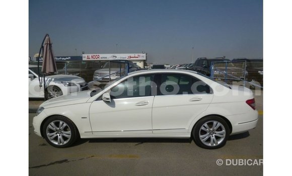 اشتري Imported Mercedes-Benz 200 White سيارة في Import - Dubai في Maseru اشتري Imported Mercedes-Benz 200 White سيارة في Import - Dubai في Maseru