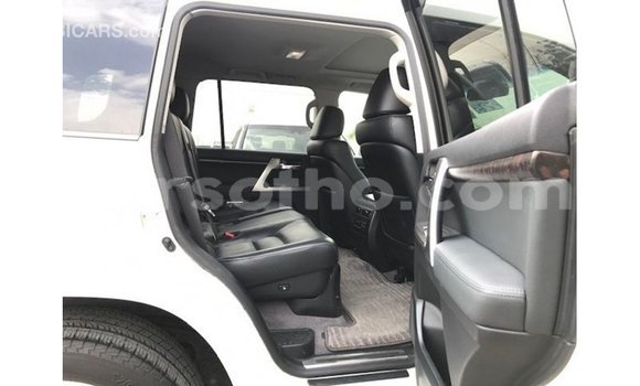 اشتري Imported Toyota Land Cruiser White سيارة في Import - Dubai في Maseru اشتري Imported Toyota Land Cruiser White سيارة في Import - Dubai في Maseru