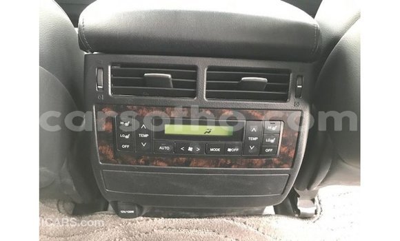 اشتري Imported Toyota Land Cruiser White سيارة في Import - Dubai في Maseru اشتري Imported Toyota Land Cruiser White سيارة في Import - Dubai في Maseru