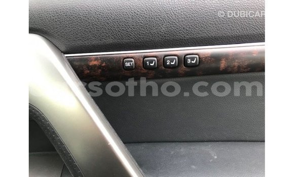 اشتري Imported Toyota Land Cruiser White سيارة في Import - Dubai في Maseru اشتري Imported Toyota Land Cruiser White سيارة في Import - Dubai في Maseru