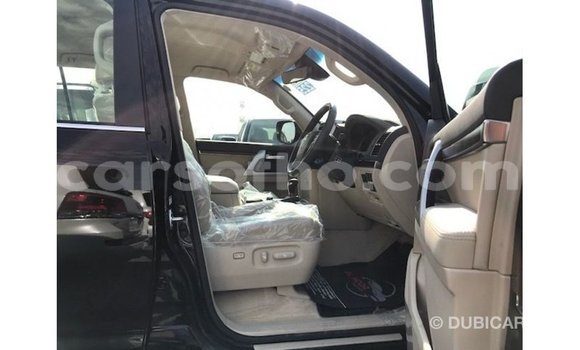Buy Import Toyota Land Cruiser Black Car in Import - Dubai in Maseru Buy Import Toyota Land Cruiser Black Car in Import - Dubai in Maseru
