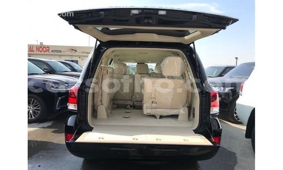 Buy Import Toyota Land Cruiser Black Car in Import - Dubai in Maseru Buy Import Toyota Land Cruiser Black Car in Import - Dubai in Maseru