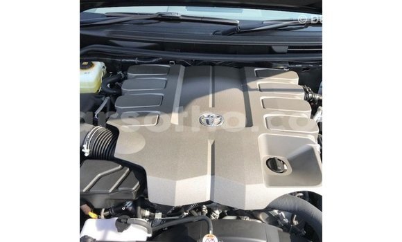 Buy Import Toyota Land Cruiser Black Car in Import - Dubai in Maseru Buy Import Toyota Land Cruiser Black Car in Import - Dubai in Maseru
