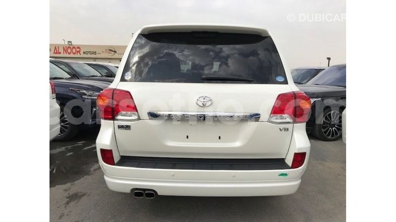 Big with watermark toyota land cruiser maseru import dubai 16578