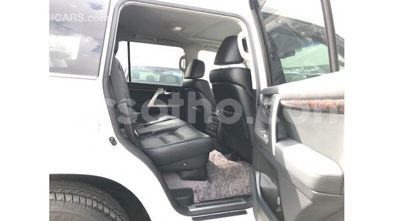 Big with watermark toyota land cruiser maseru import dubai 16578