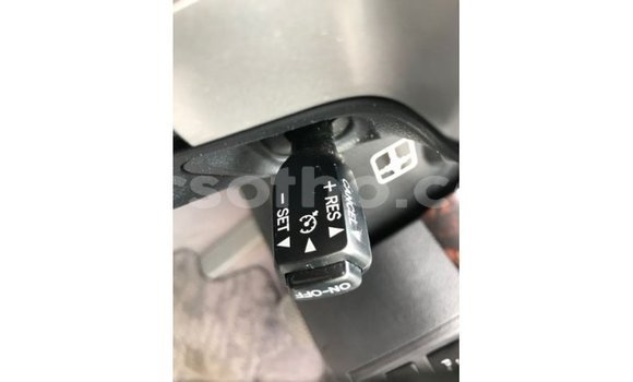 Sayi Imported Toyota Land Cruiser White Mota in Import - Dubai a Maseru Sayi Imported Toyota Land Cruiser White Mota in Import - Dubai a Maseru