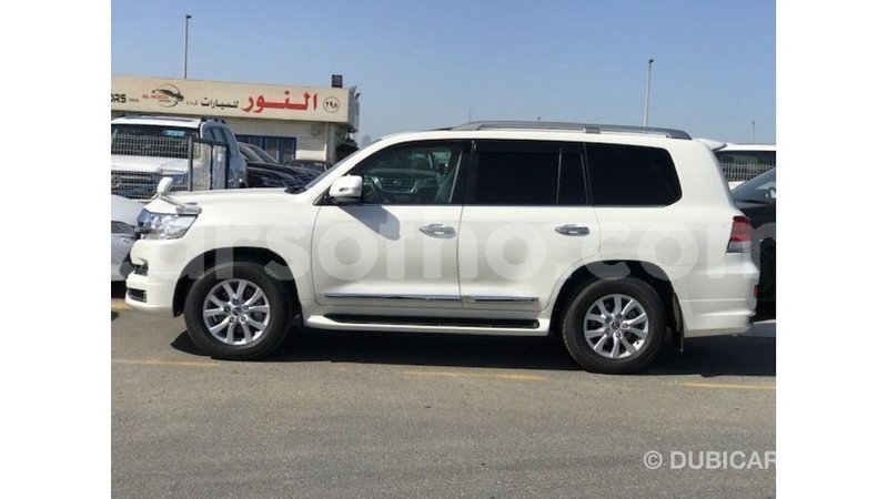 Big with watermark toyota land cruiser maseru import dubai 16581