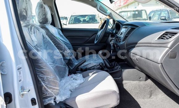 اشتري Imported Mitsubishi L200 White سيارة في Import - Dubai في Maseru اشتري Imported Mitsubishi L200 White سيارة في Import - Dubai في Maseru