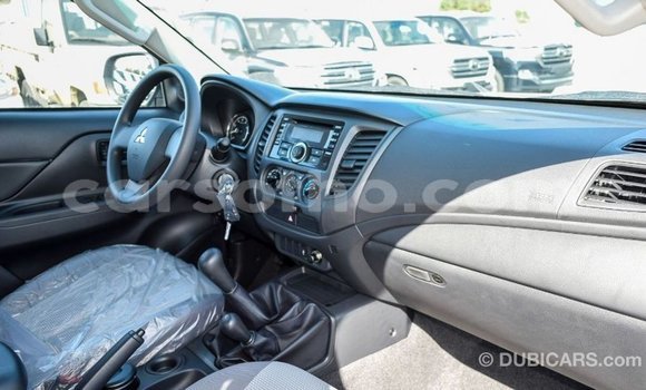 اشتري Imported Mitsubishi L200 White سيارة في Import - Dubai في Maseru اشتري Imported Mitsubishi L200 White سيارة في Import - Dubai في Maseru