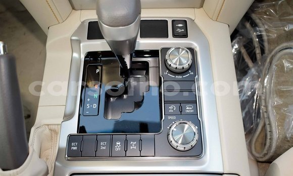 Buy Import Toyota Land Cruiser White Car in Import - Dubai in Maseru Buy Import Toyota Land Cruiser White Car in Import - Dubai in Maseru