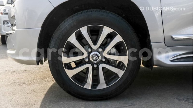 Big with watermark toyota land cruiser maseru import dubai 16602