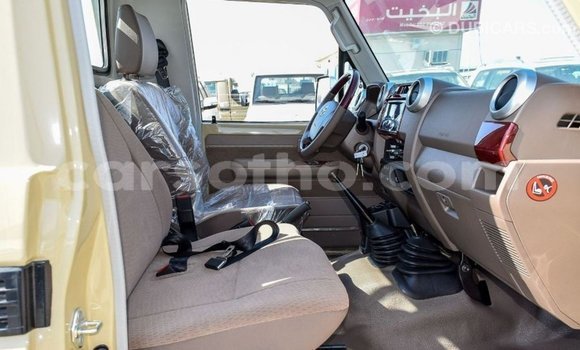 اشتري Imported Toyota Land Cruiser Beige سيارة في Import - Dubai في Maseru اشتري Imported Toyota Land Cruiser Beige سيارة في Import - Dubai في Maseru