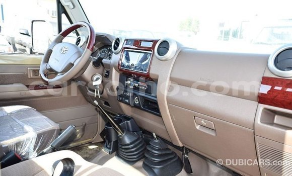 اشتري Imported Toyota Land Cruiser Beige سيارة في Import - Dubai في Maseru اشتري Imported Toyota Land Cruiser Beige سيارة في Import - Dubai في Maseru
