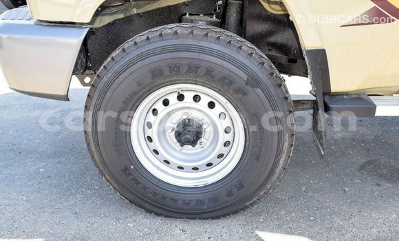 اشتري Imported Toyota Land Cruiser Beige سيارة في Import - Dubai في Maseru اشتري Imported Toyota Land Cruiser Beige سيارة في Import - Dubai في Maseru