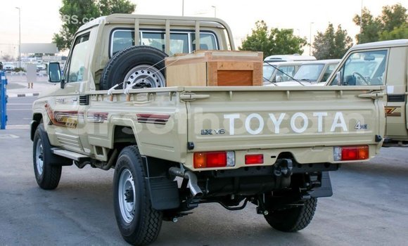 اشتري Imported Toyota Land Cruiser Beige سيارة في Import - Dubai في Maseru اشتري Imported Toyota Land Cruiser Beige سيارة في Import - Dubai في Maseru