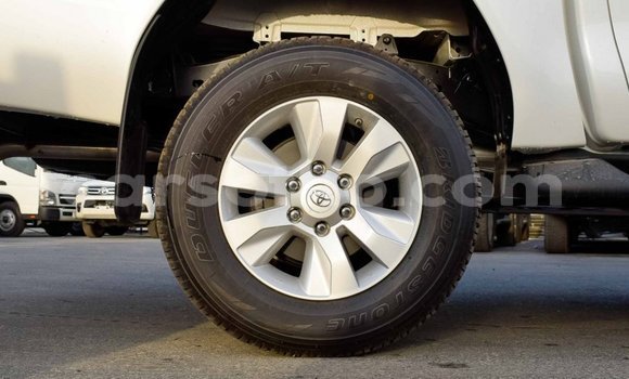 Buy Import Toyota Hilux White Car in Import - Dubai in Maseru Buy Import Toyota Hilux White Car in Import - Dubai in Maseru