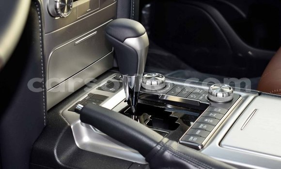 اشتري Imported Toyota Land Cruiser Black سيارة في Import - Dubai في Maseru اشتري Imported Toyota Land Cruiser Black سيارة في Import - Dubai في Maseru