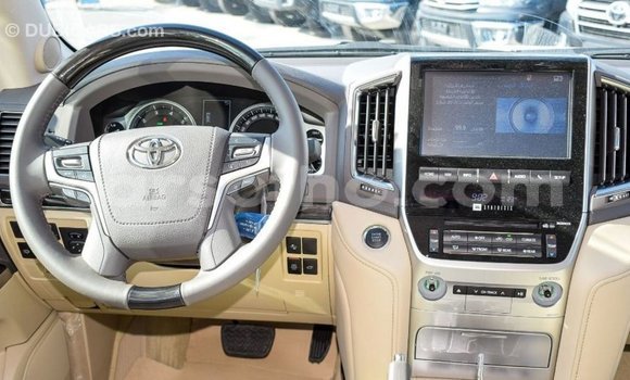 Buy Import Toyota Land Cruiser White Car in Import - Dubai in Maseru Buy Import Toyota Land Cruiser White Car in Import - Dubai in Maseru