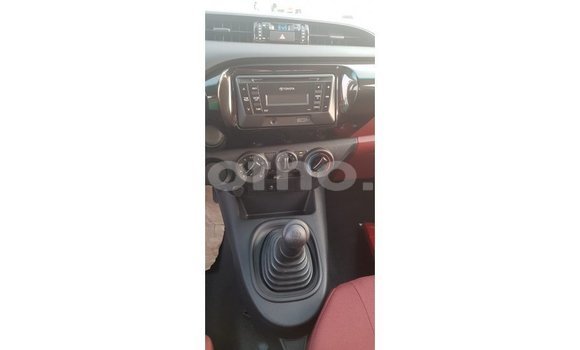 اشتري Imported Toyota Hilux White سيارة في Import - Dubai في Maseru اشتري Imported Toyota Hilux White سيارة في Import - Dubai في Maseru