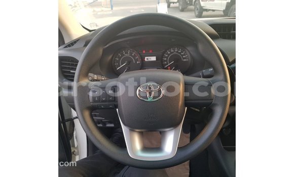 اشتري Imported Toyota Hilux White سيارة في Import - Dubai في Maseru اشتري Imported Toyota Hilux White سيارة في Import - Dubai في Maseru