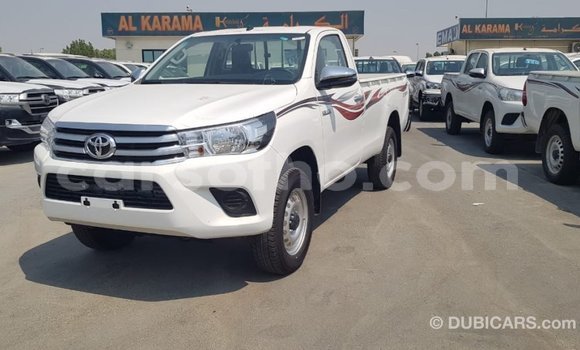 اشتري Imported Toyota Hilux White سيارة في Import - Dubai في Maseru اشتري Imported Toyota Hilux White سيارة في Import - Dubai في Maseru