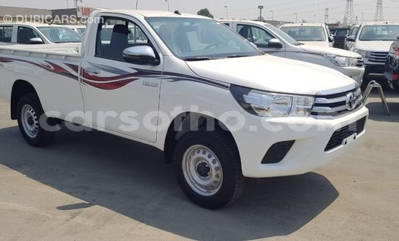 اشتري Imported Toyota Hilux White سيارة في Import - Dubai في Maseru اشتري Imported Toyota Hilux White سيارة في Import - Dubai في Maseru