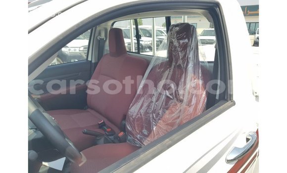 اشتري Imported Toyota Hilux White سيارة في Import - Dubai في Maseru اشتري Imported Toyota Hilux White سيارة في Import - Dubai في Maseru