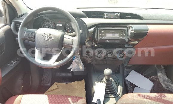اشتري Imported Toyota Hilux White سيارة في Import - Dubai في Maseru اشتري Imported Toyota Hilux White سيارة في Import - Dubai في Maseru