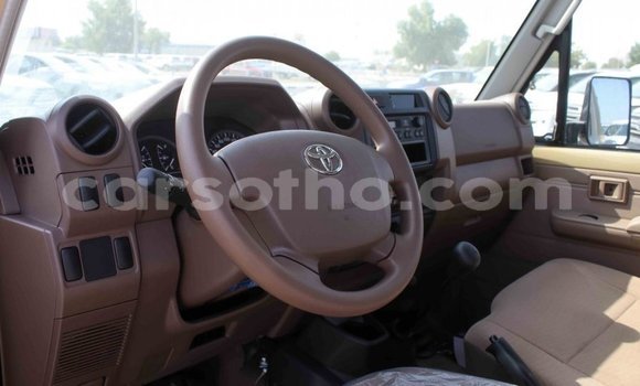 Sayi Imported Toyota Land Cruiser Beige Mota in Import - Dubai a Maseru Sayi Imported Toyota Land Cruiser Beige Mota in Import - Dubai a Maseru